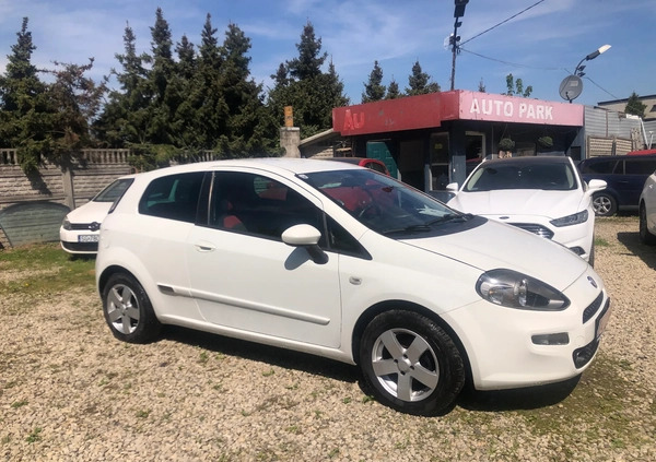 Fiat Punto 2012 cena 15900 przebieg: 145000, rok produkcji 2012 z Polanica-Zdrój małe 191